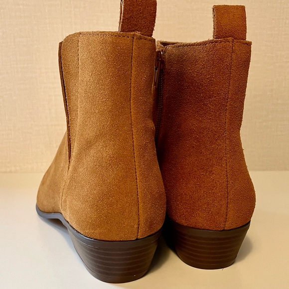 GAP Suede Ankle Boot, Side Zip, Almond Toe, 1 3/8” Heel, Caramel, Size 7, NWOT - Picture 5 of 8